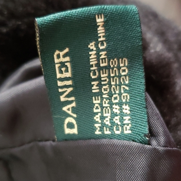 Danier Hat - Picture 9 of 9